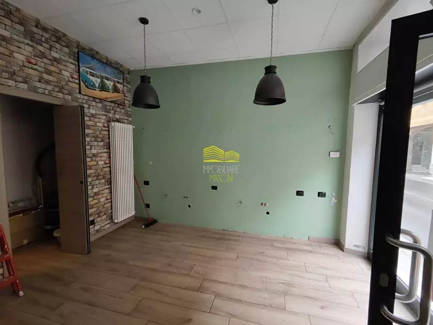 Immagine 4 di Negozio in affitto  in VIA MANZONI a Busnago