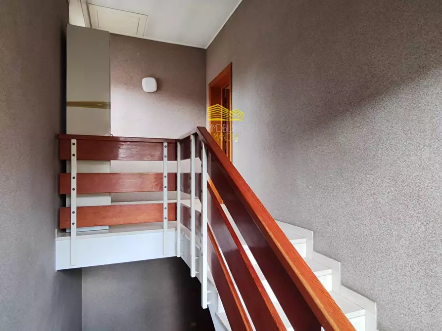 Immagine 17 di Villa in vendita  in via enrico toti a Agrate Brianza