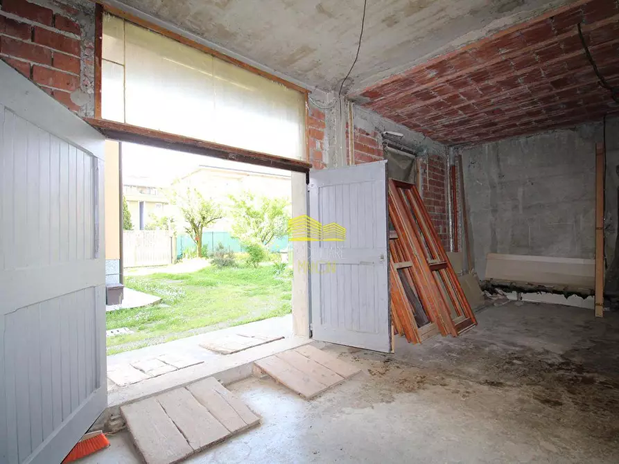 Immagine 4 di Villa in vendita  in via enrico toti a Agrate Brianza