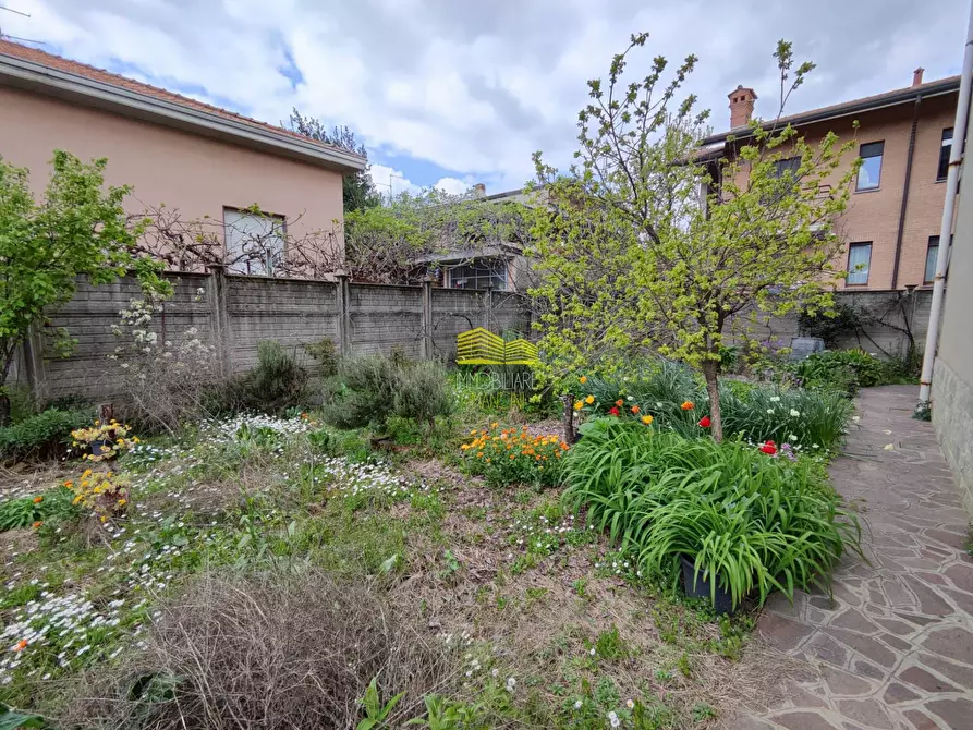 Immagine 18 di Villa in vendita  in via enrico toti a Agrate Brianza