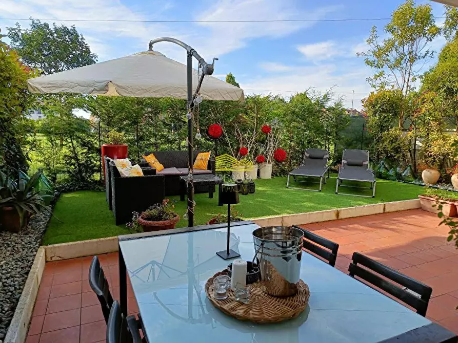 Immagine 2 di Villa in vendita  in VIA DANTE ALIGHIERI a Casirate D'adda