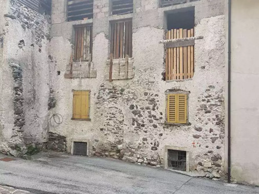 Immagine 1 di Casa indipendente in vendita  a Storo