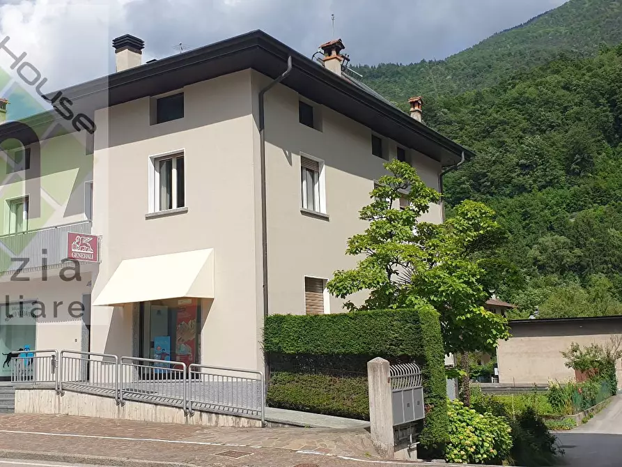 Immagine 3 di Camera in vendita  in Via Fiera a Pieve Di Bono-Prezzo