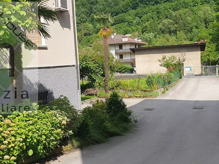 Immagine 4 di Camera in vendita  in Via Fiera a Pieve Di Bono-Prezzo