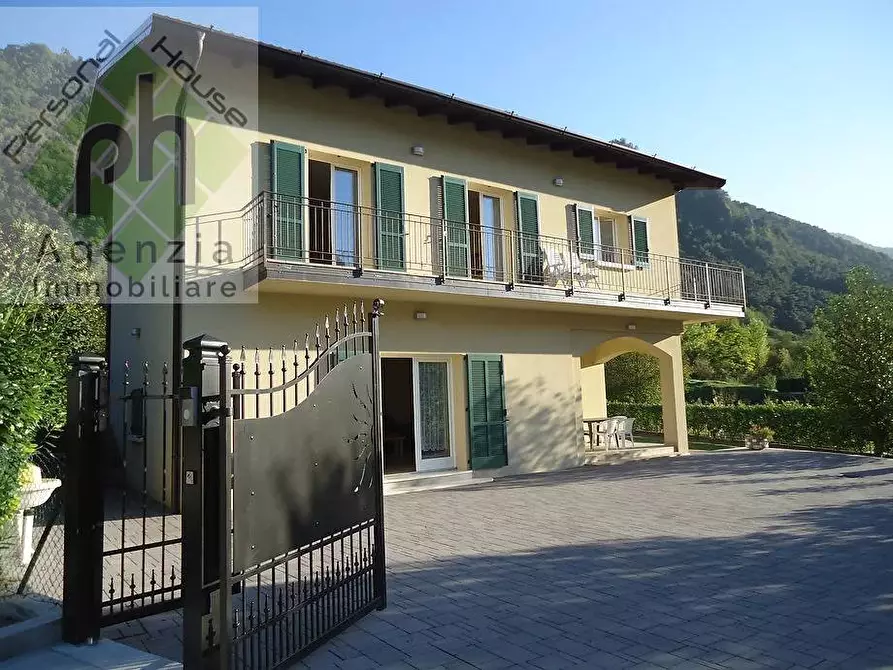 Immagine 1 di Villa in vendita  in Via Giolse a Idro