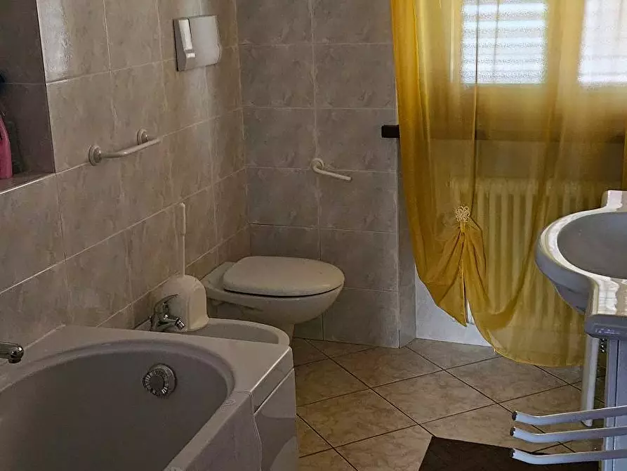 Immagine 28 di Casa indipendente in vendita  in G Puccini a Storo