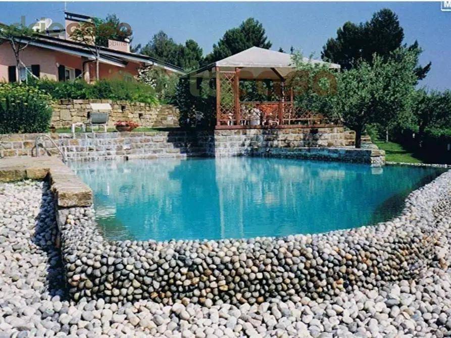 Immagine 1 di Villa in vendita  a Misano Adriatico