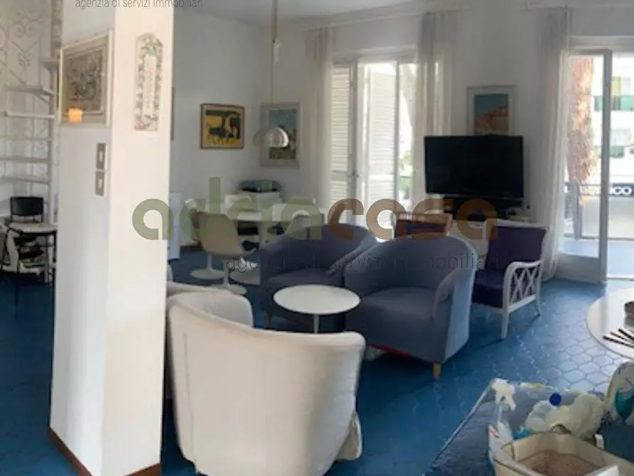 Immagine 4 di Villa in vendita  in Via d'Annunzio a Riccione