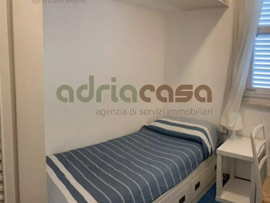 Immagine 9 di Villa in vendita  in Via d'Annunzio a Riccione