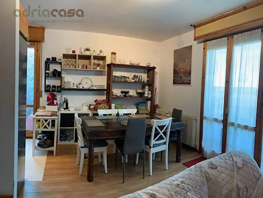 Immagine 3 di Appartamento in vendita  in Via dei Pini a Riccione