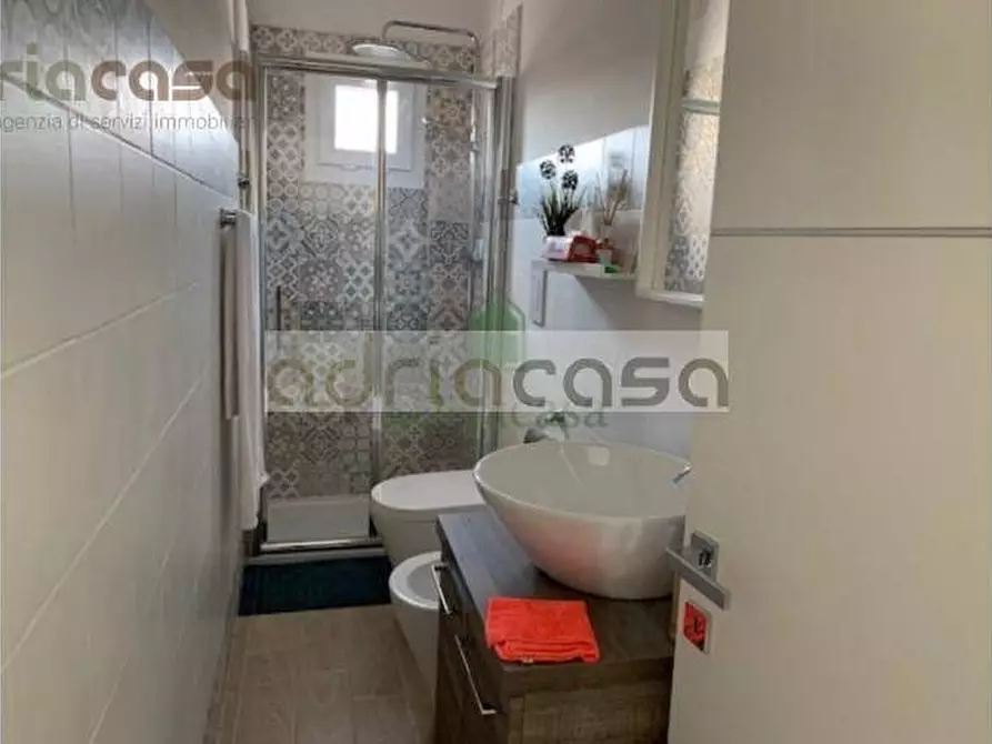 Immagine 5 di Appartamento in vendita  in viale dante alighieri a Riccione