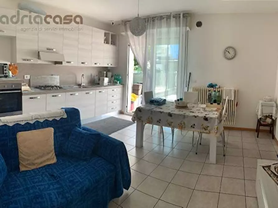 Immagine 1 di Appartamento in vendita  in Via veneto a Riccione