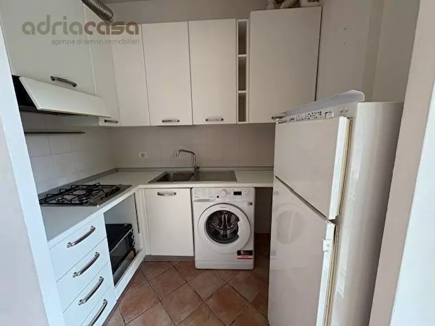 Immagine 4 di Appartamento in vendita  in via leoncavallo a Riccione