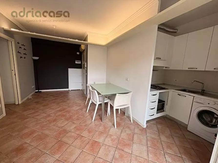 Immagine 2 di Appartamento in vendita  in via leoncavallo a Riccione