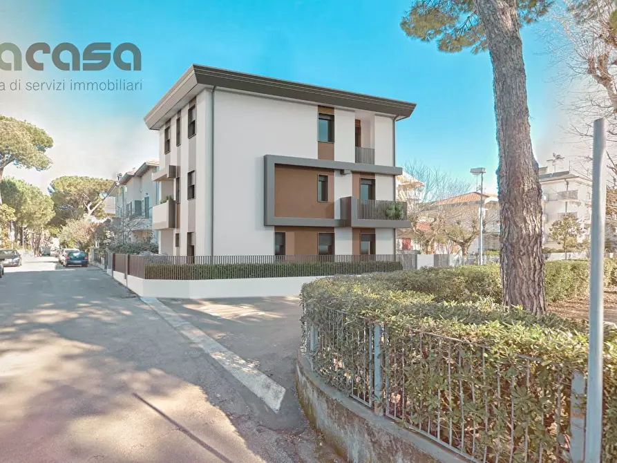 Immagine 1 di Appartamento in vendita  in Via Nino Bixio a Riccione