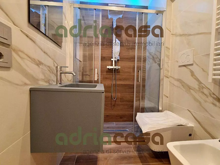 Immagine 5 di Appartamento in vendita  in Viale Ceccarini a Riccione