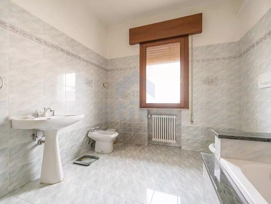 Immagine 4 di Casa bifamiliare in vendita  in Via Monsignore Cecconi a Paese