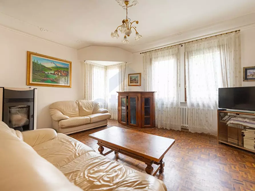 Immagine 6 di Casa bifamiliare in vendita  in Via Monsignore Cecconi a Paese