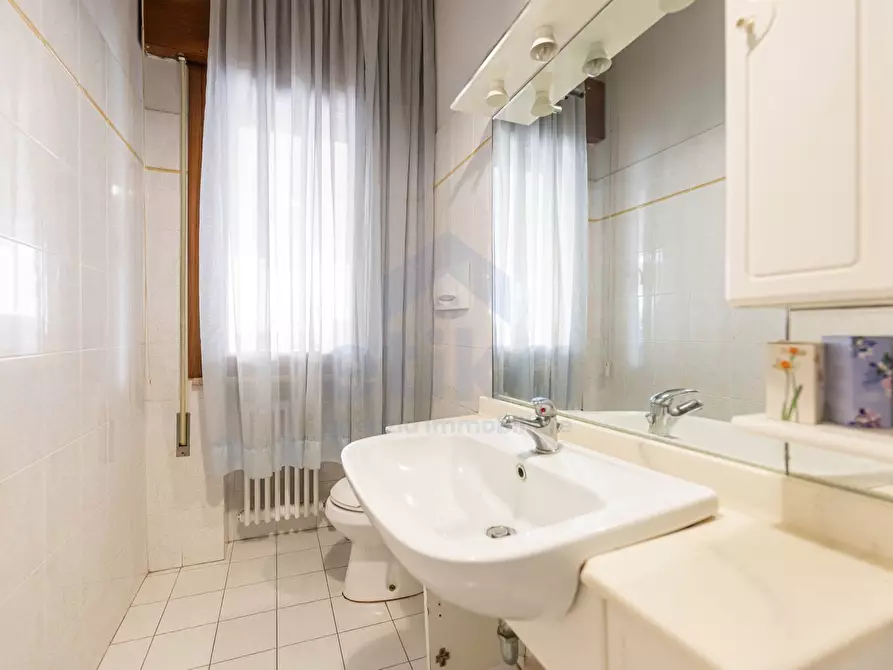 Immagine 17 di Casa bifamiliare in vendita  in Via Monsignore Cecconi a Paese