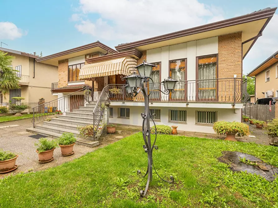 Immagine 1 di Casa indipendente in vendita  in via roma a Ponzano Veneto