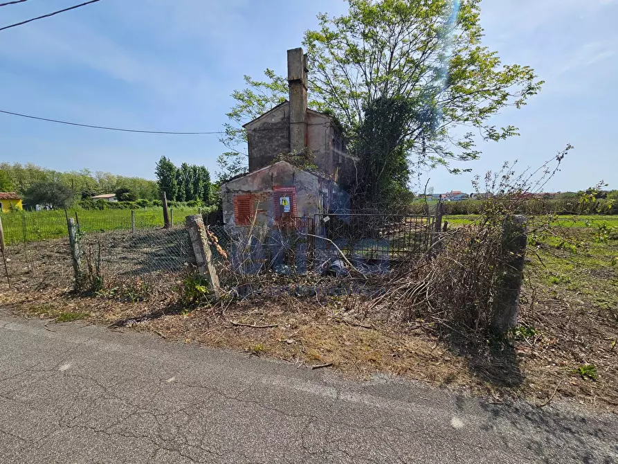 Immagine 1 di Rustico / casale in vendita  a San Dona' Di Piave