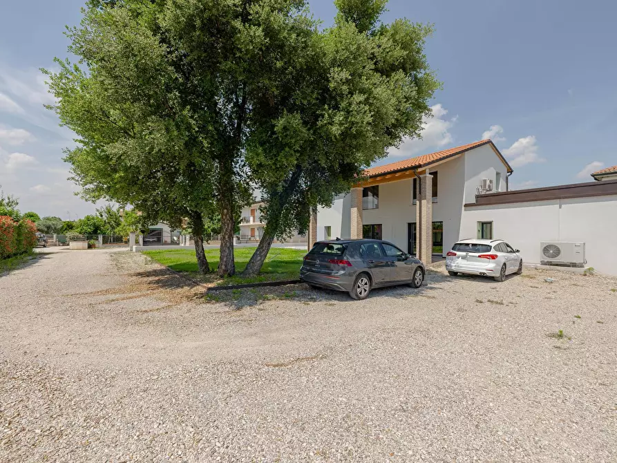 Immagine 20 di Villa in vendita  a Paese