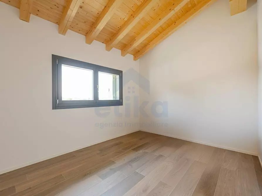 Immagine 11 di Villa in vendita  a Paese