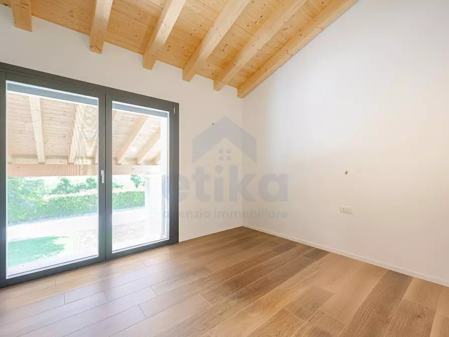 Immagine 12 di Villa in vendita  a Paese