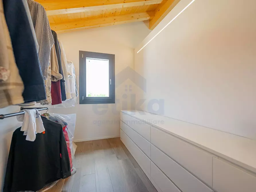 Immagine 9 di Villa in vendita  a Paese