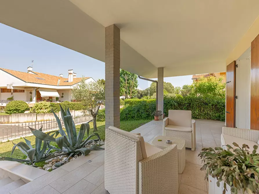 Immagine 4 di Villa in vendita  in Via dei partigiani a Paese