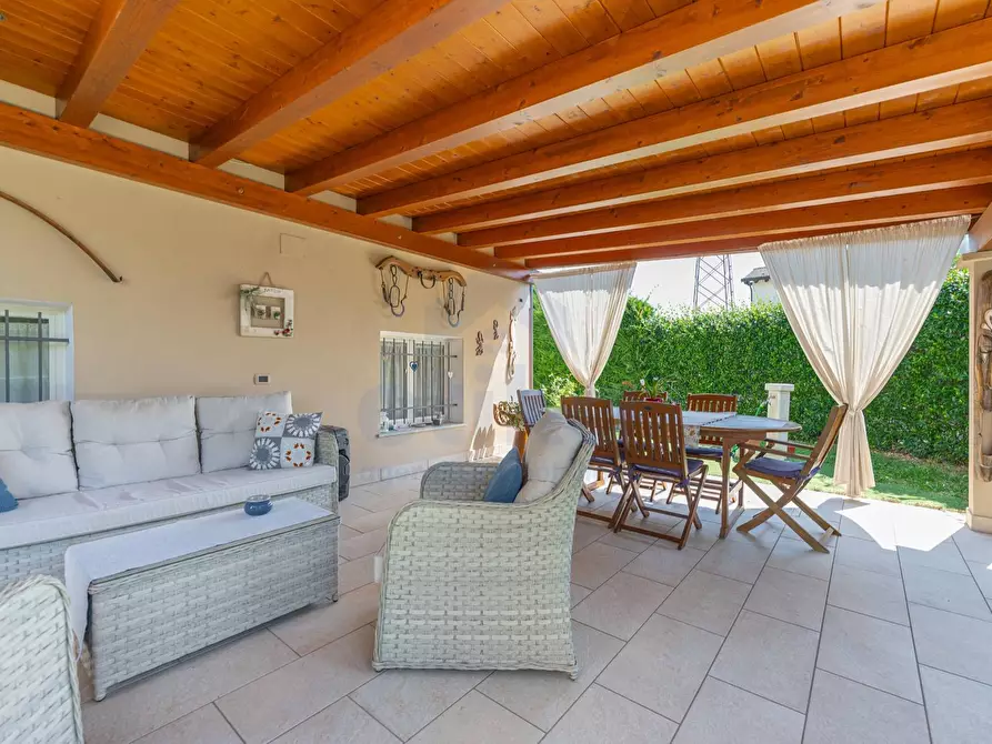 Immagine 2 di Villa in vendita  in Via dei partigiani a Paese