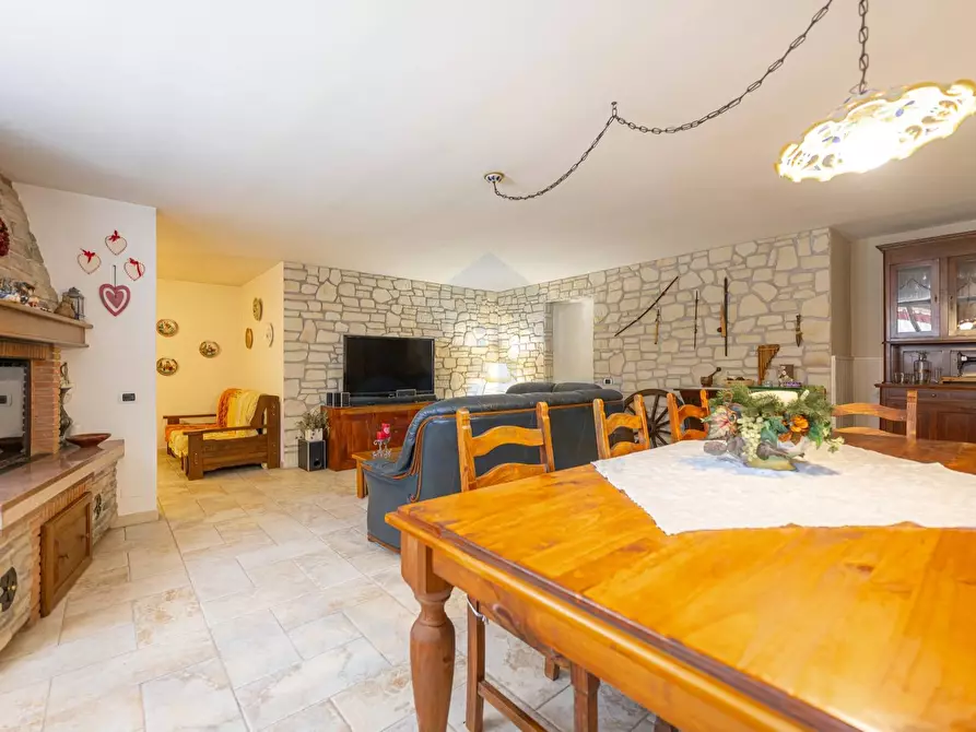 Immagine 10 di Villa in vendita  in Via dei partigiani a Paese