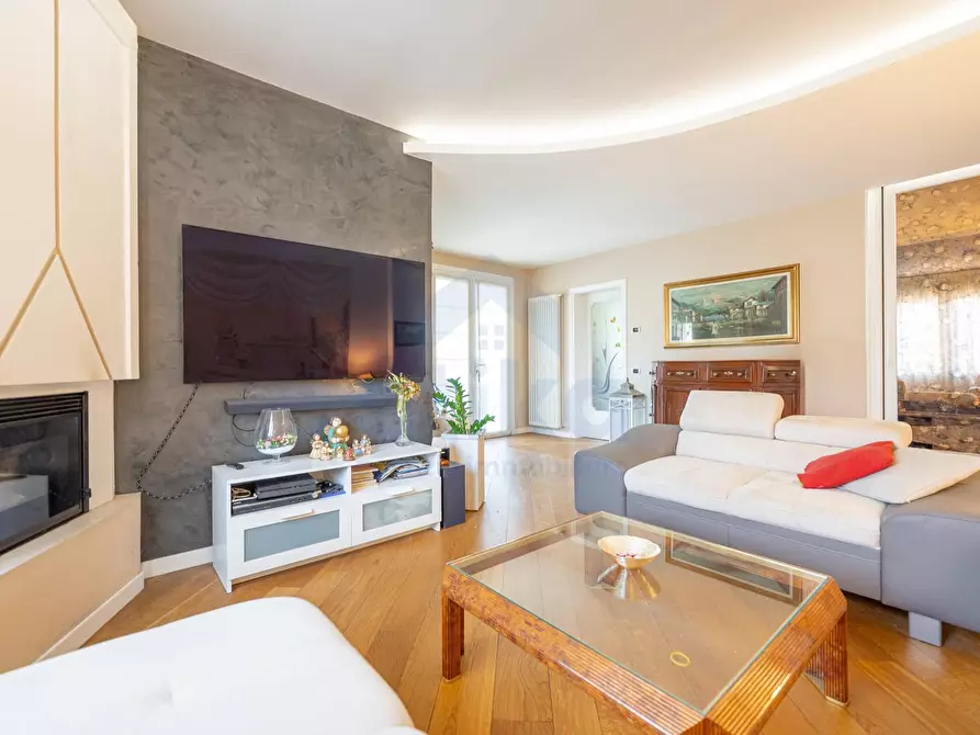 Immagine 5 di Villa in vendita  in Via dei partigiani a Paese