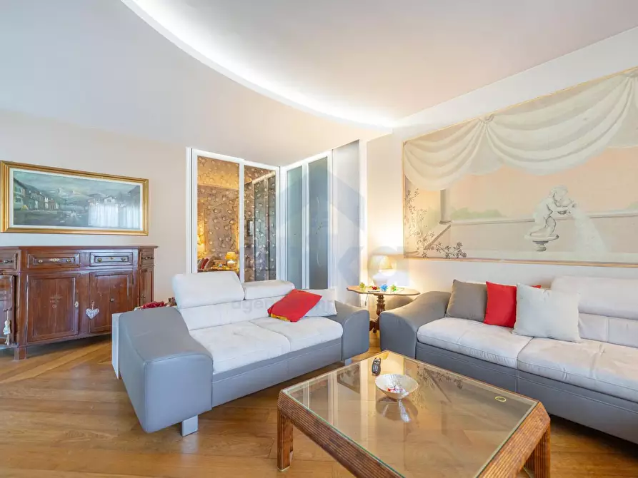 Immagine 6 di Villa in vendita  in Via dei partigiani a Paese