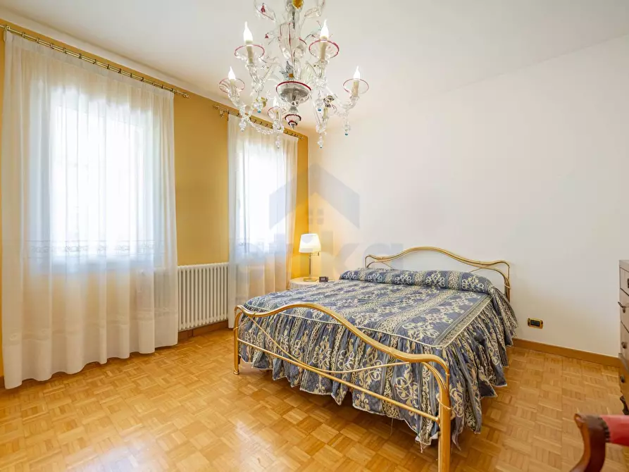 Immagine 11 di Villa in vendita  in Via dei partigiani a Paese