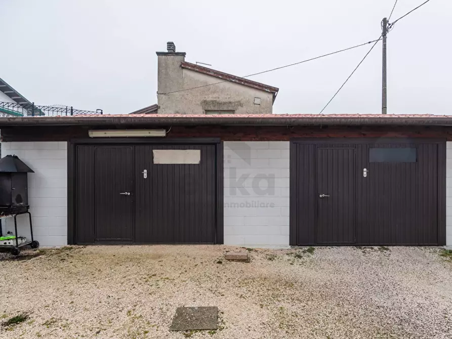 Immagine 10 di Casa bifamiliare in vendita  in Via XXV aprile a Campolongo Maggiore