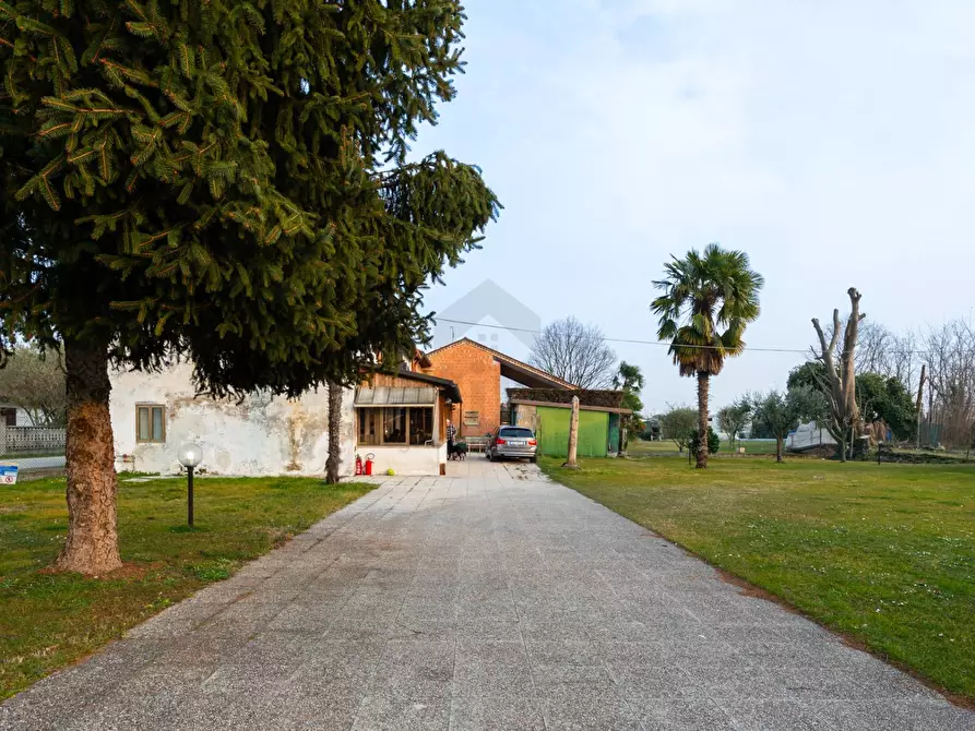 Immagine 10 di Casa bifamiliare in vendita  a Spresiano
