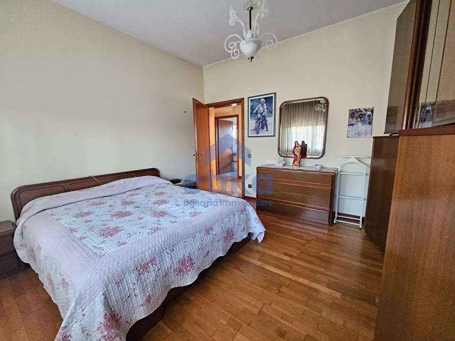 Immagine 9 di Casa indipendente in vendita  a Paese