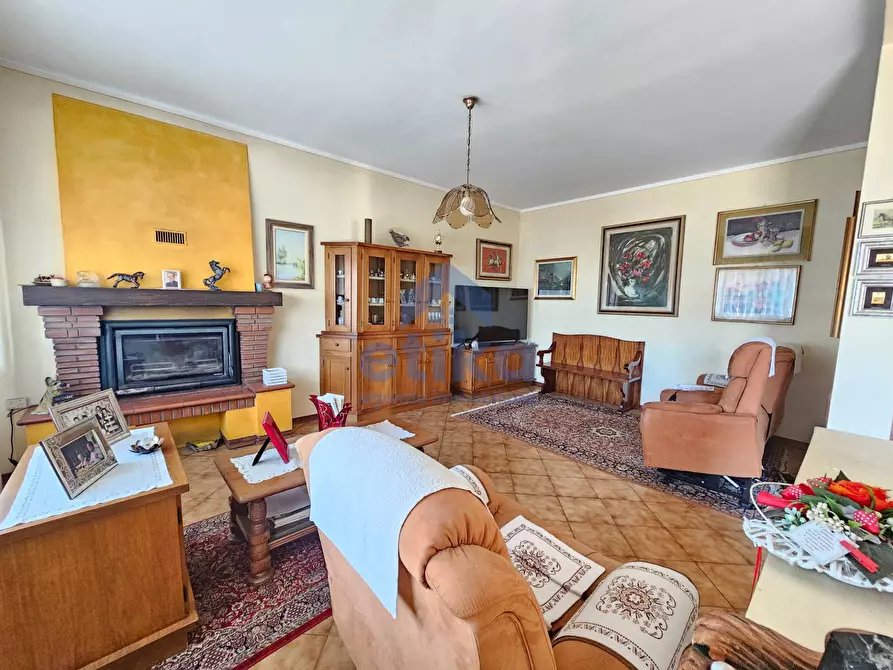 Immagine 4 di Casa indipendente in vendita  a Paese