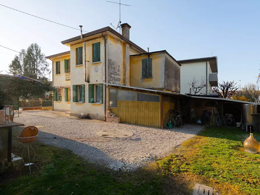 Immagine 3 di Casa indipendente in vendita  in Via Grazia Deledda a Carbonera