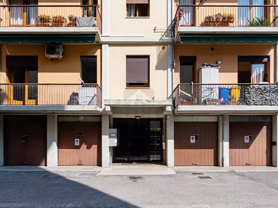 Immagine 11 di Appartamento in vendita  in via bertolini a Treviso