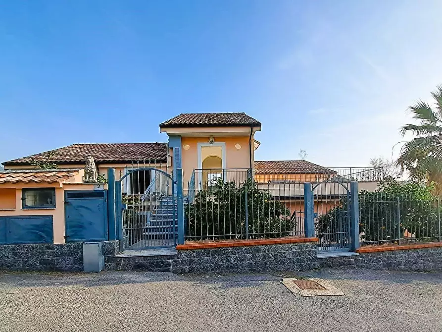 Immagine 1 di Villa in vendita  a Toirano