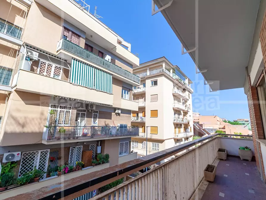 Immagine 1 di Appartamento in vendita  in VIA PAOLA FALCONIERI a Roma