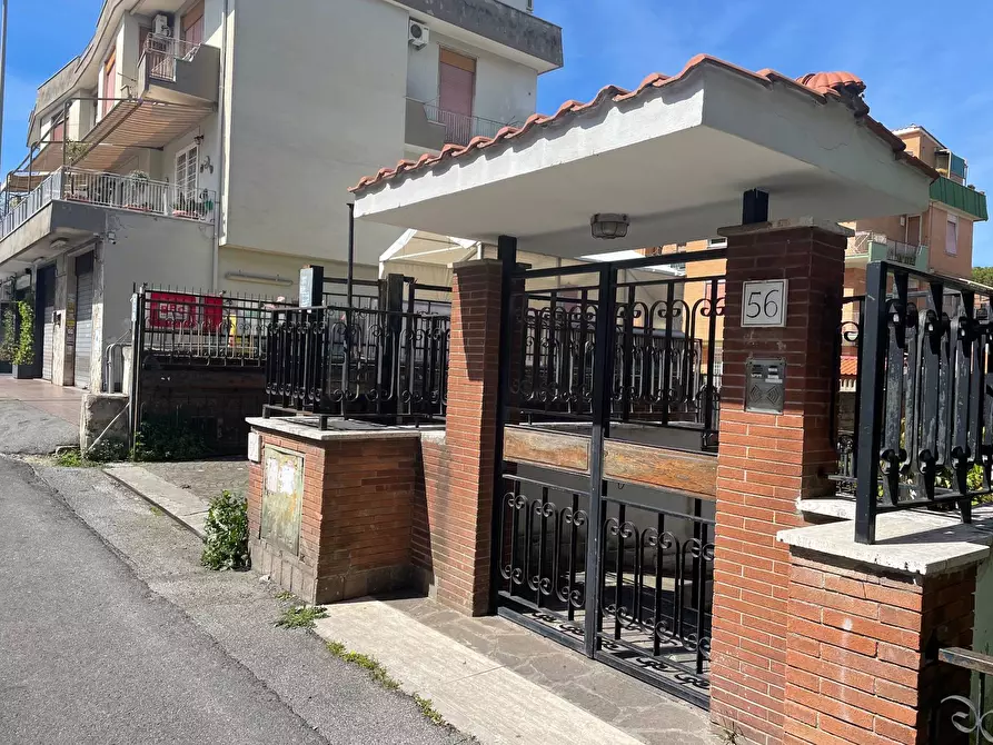 Immagine 2 di Locale commerciale in vendita  in via di S. Tarcisio a Roma