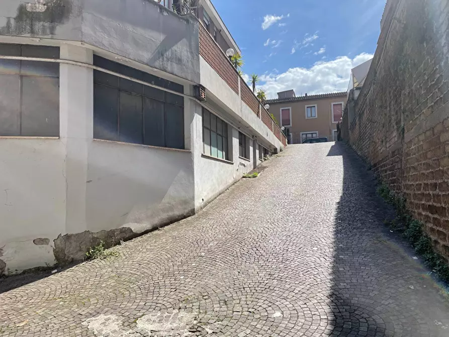 Immagine 9 di Locale commerciale in vendita  in via di S. Tarcisio a Roma