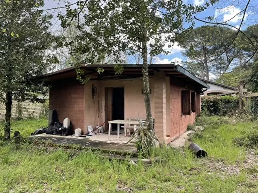 Immagine 4 di Villa in vendita  in Localià Lido dei Pioppi a Ronciglione