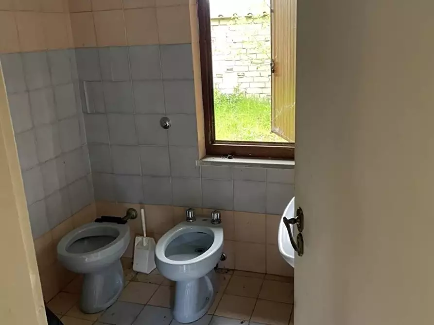 Immagine 16 di Villa in vendita  in Localià Lido dei Pioppi a Ronciglione