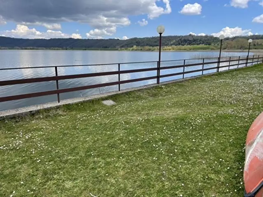 Immagine 2 di Villa in vendita  in Localià Lido dei Pioppi a Ronciglione