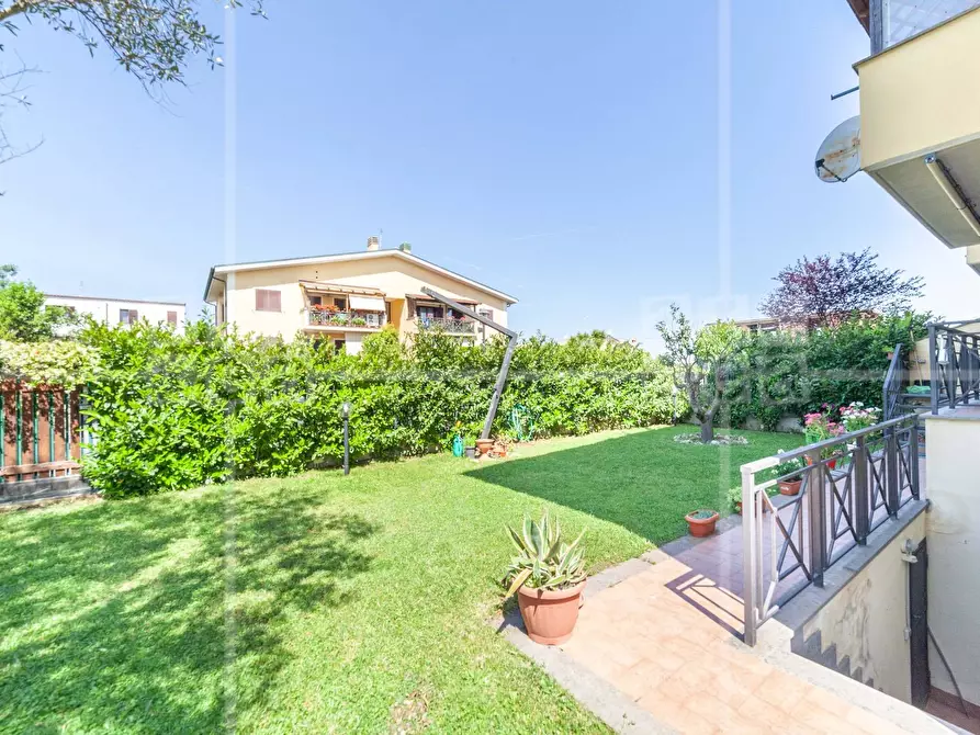 Immagine 26 di Appartamento in vendita  in Via Quadrelle a Roma