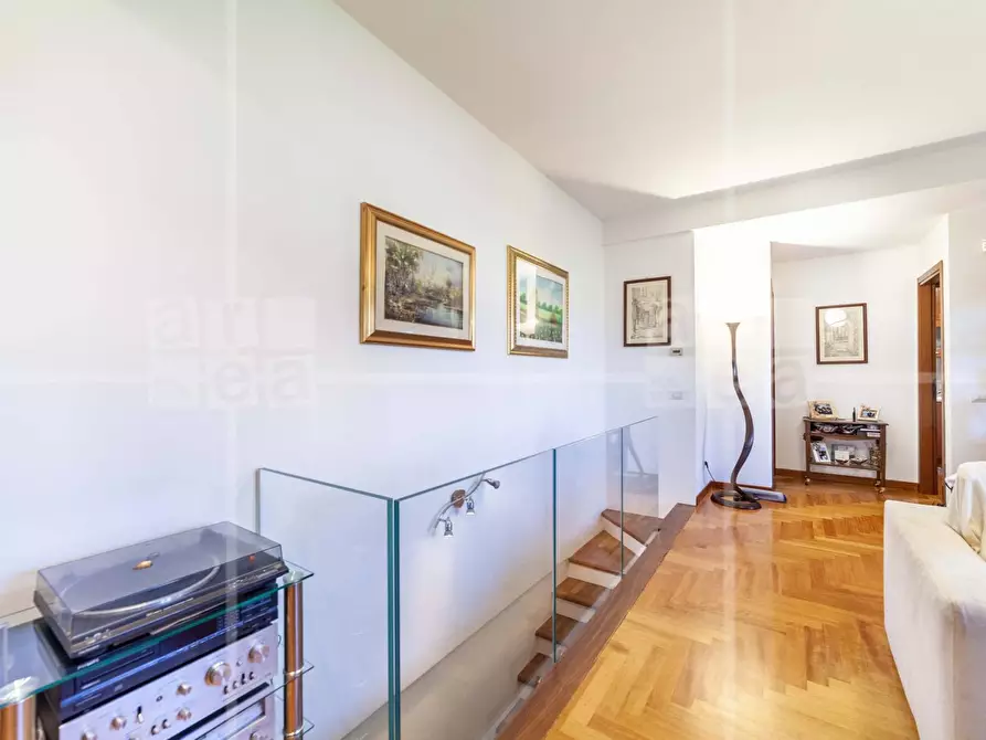 Immagine 21 di Appartamento in vendita  in Via Quadrelle a Roma